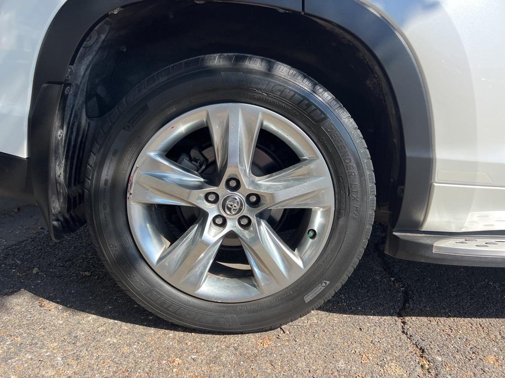 used 2016 Toyota Highlander car, priced at $18,703