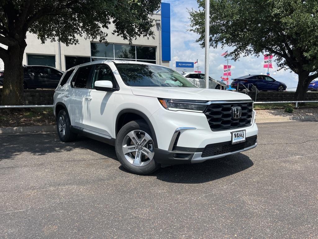 new 2025 Honda Pilot car, priced at $45,450
