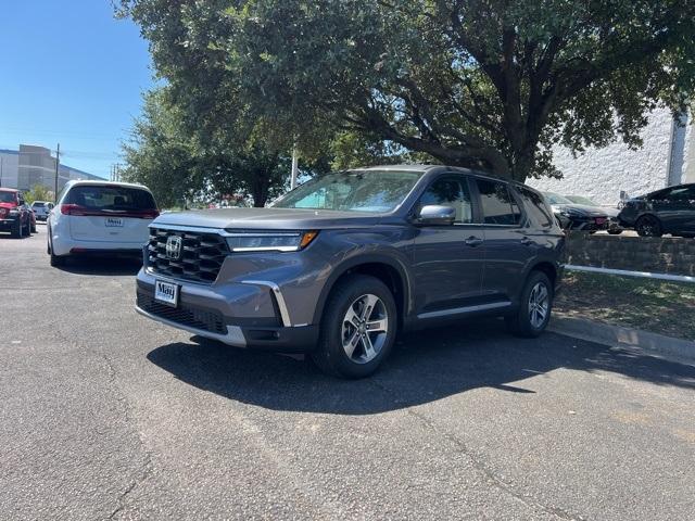 new 2025 Honda Pilot car, priced at $45,325