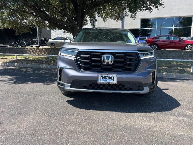 new 2025 Honda Pilot car, priced at $45,325