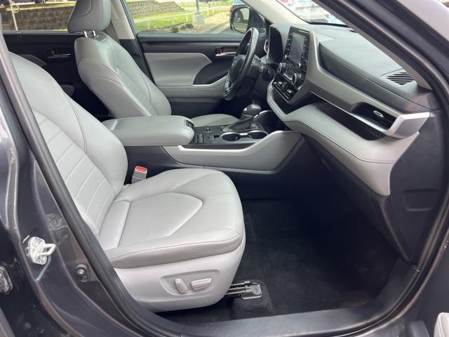 used 2020 Toyota Highlander car, priced at $28,370