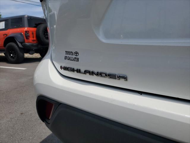 used 2021 Toyota Highlander car, priced at $31,266