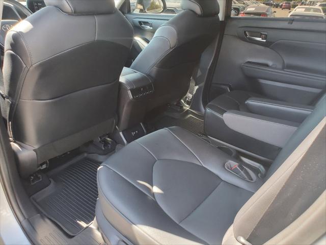 used 2021 Toyota Highlander car, priced at $35,630