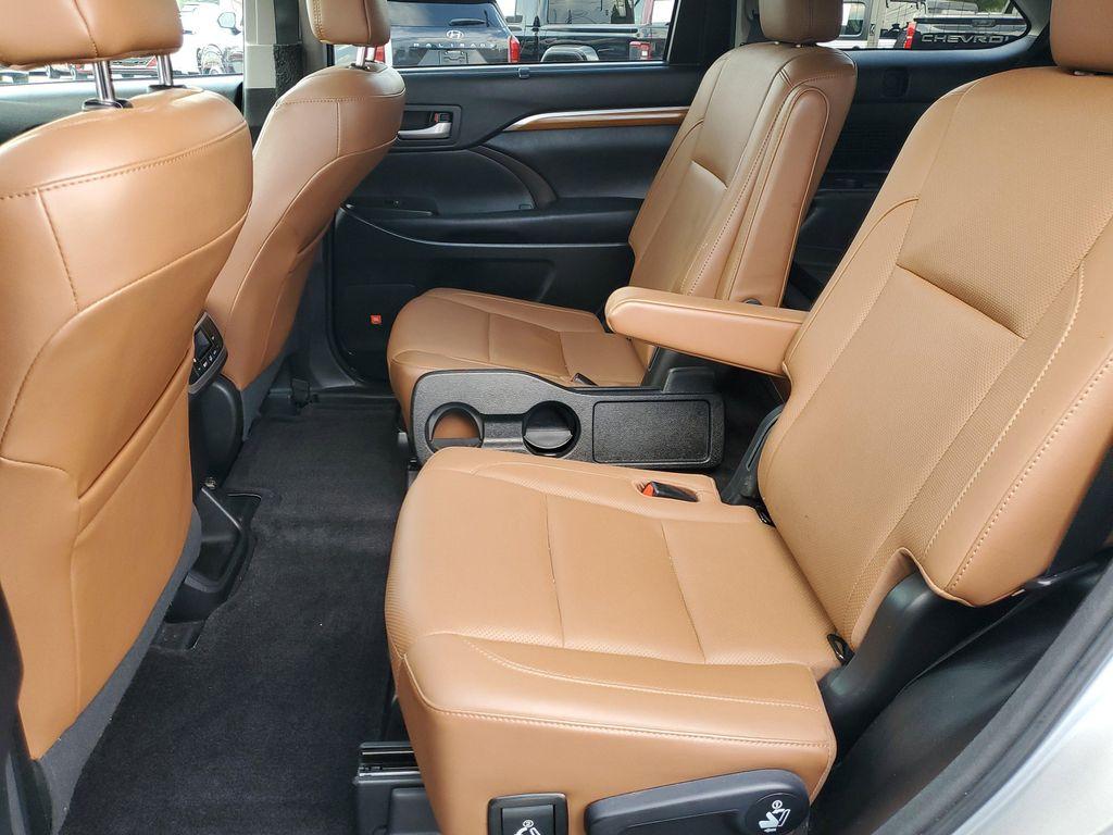 used 2017 Toyota Highlander Hybrid car, priced at $26,295