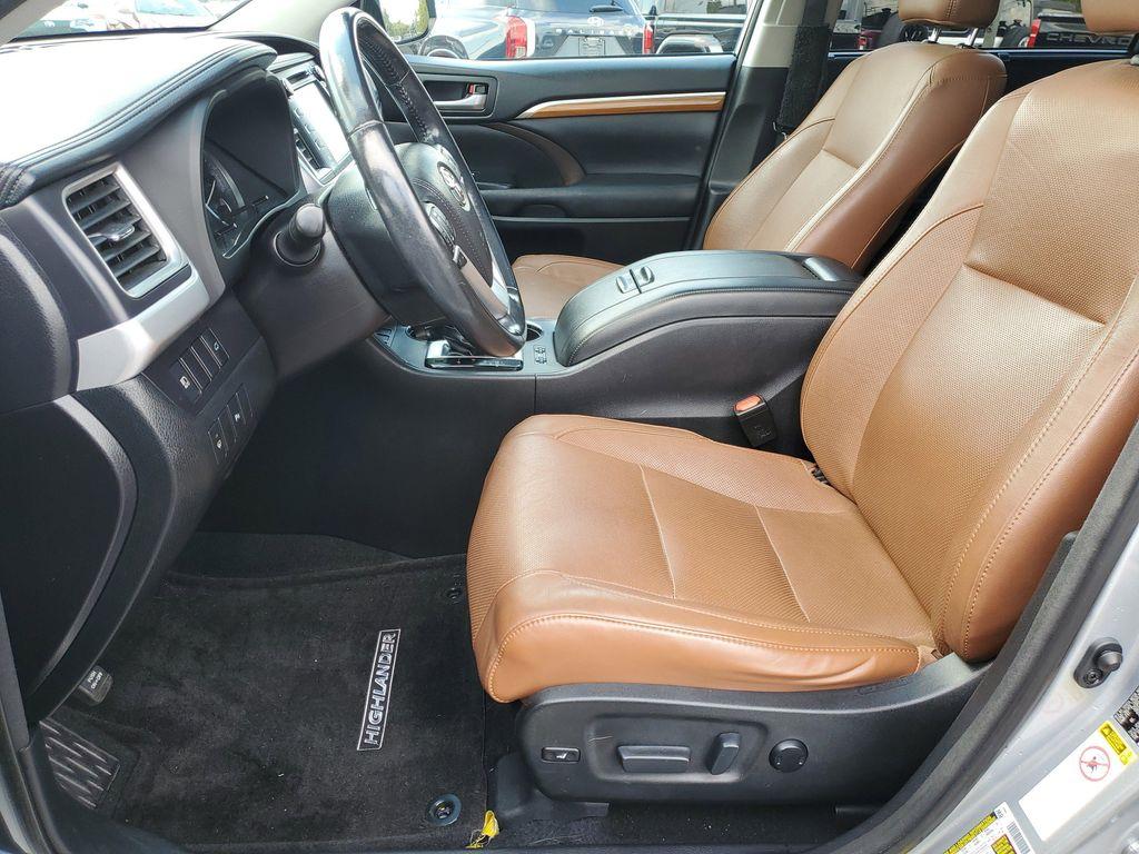 used 2017 Toyota Highlander Hybrid car, priced at $26,295