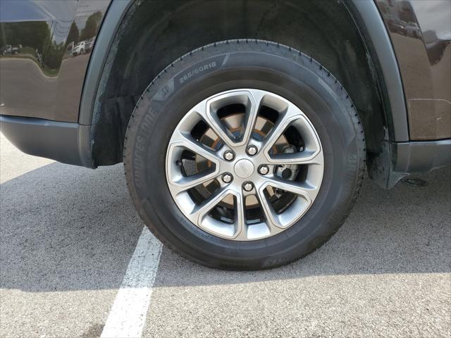 used 2016 Jeep Grand Cherokee car, priced at $17,526