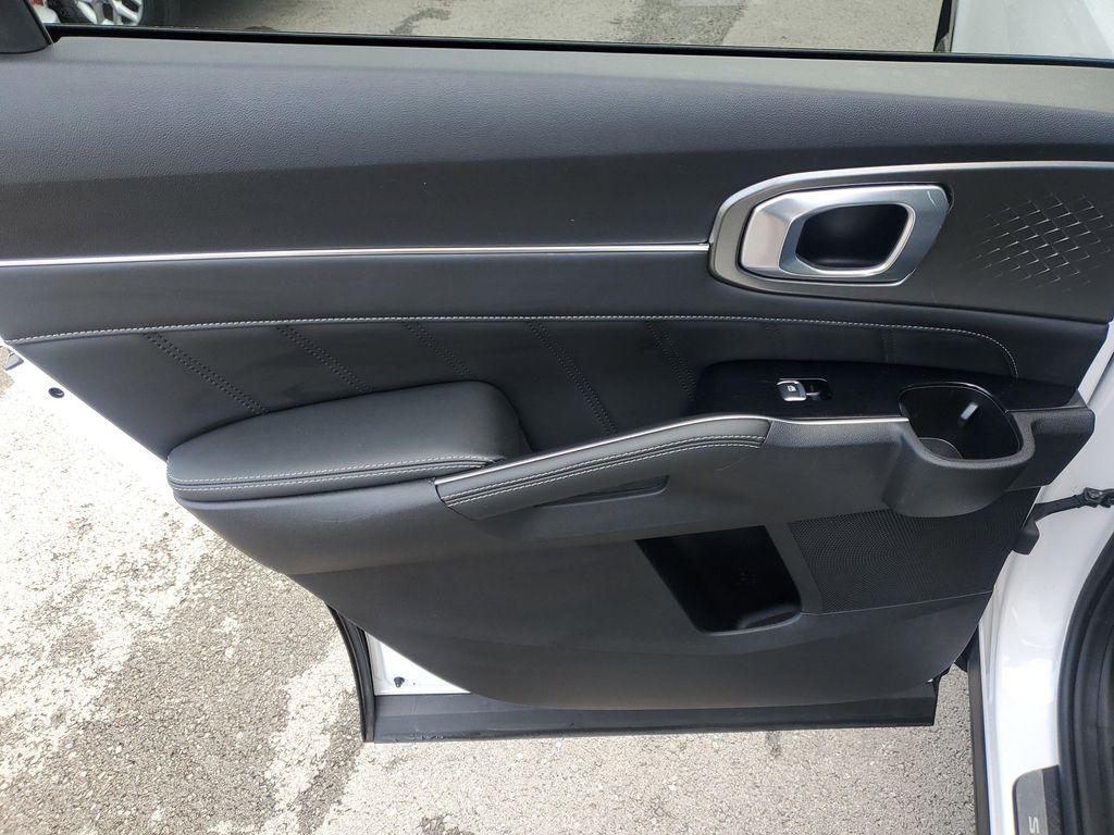 used 2021 Kia Sorento car, priced at $25,664