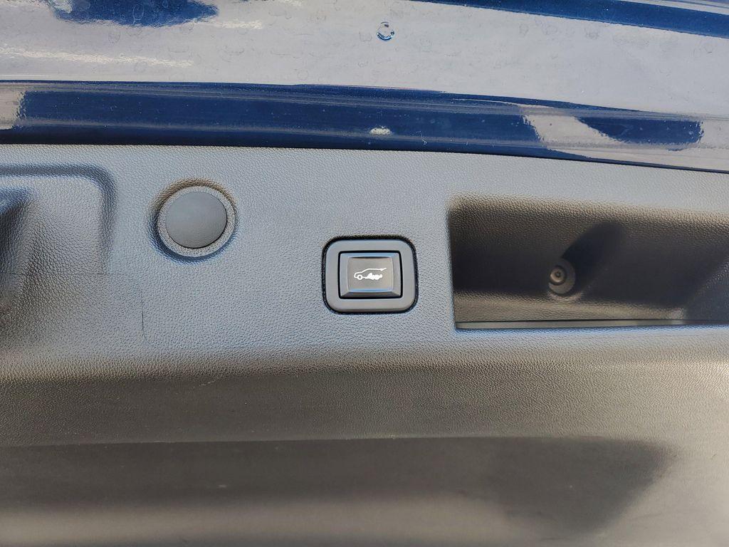 used 2022 Chevrolet Equinox car, priced at $21,860