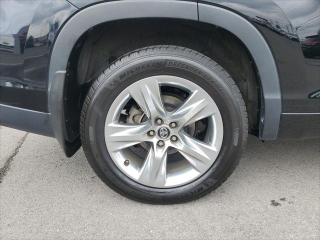 used 2019 Toyota Highlander car, priced at $28,599