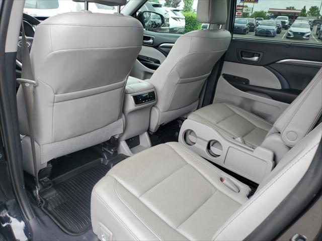 used 2019 Toyota Highlander car, priced at $28,599