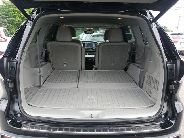 used 2019 Toyota Highlander car, priced at $28,599