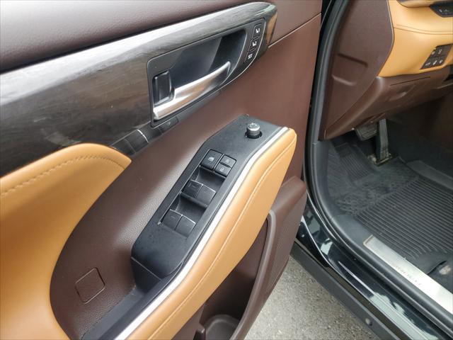 used 2021 Toyota Highlander car, priced at $37,572