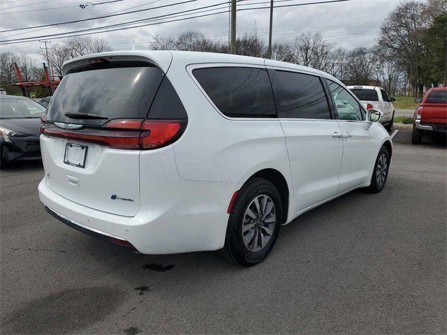 used 2022 Chrysler Pacifica Hybrid car, priced at $32,981