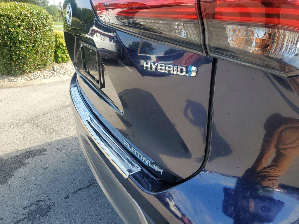used 2023 Toyota Highlander Hybrid car, priced at $48,491