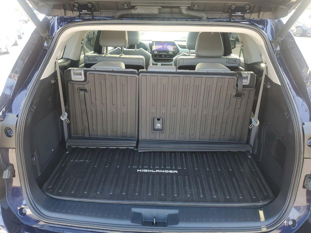used 2023 Toyota Highlander Hybrid car, priced at $48,491