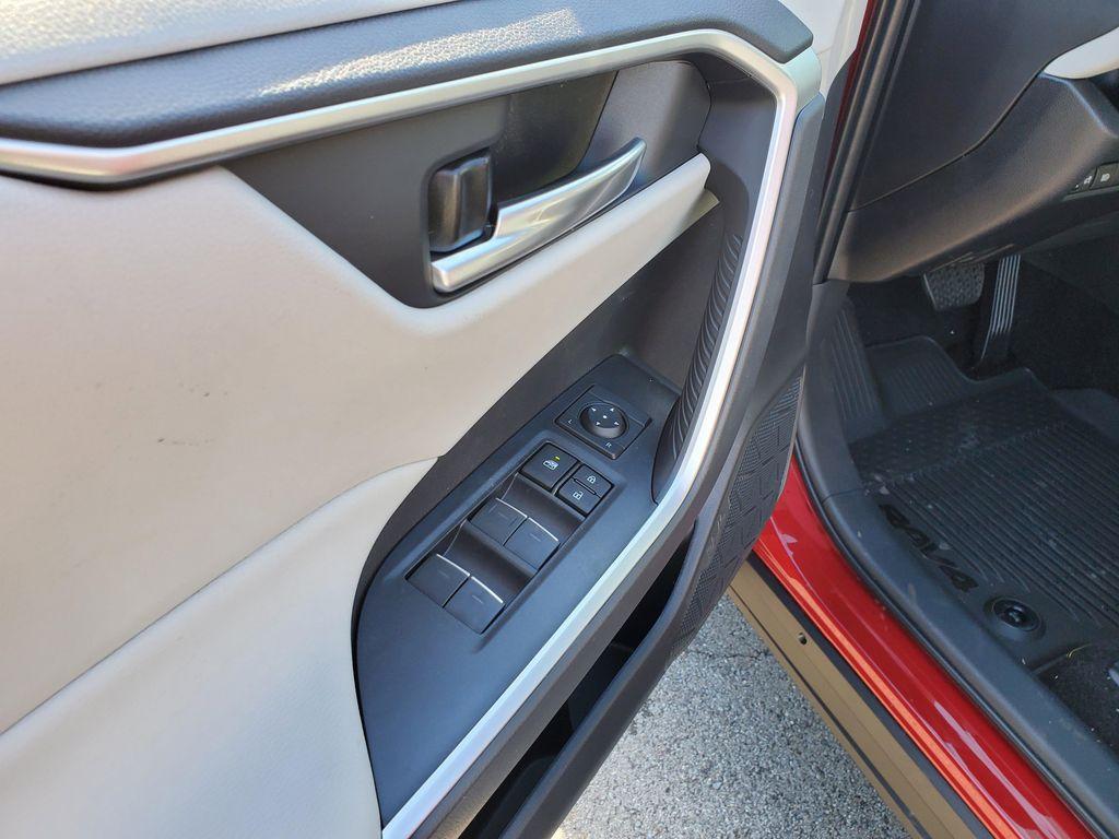 new 2025 Toyota RAV4 car, priced at $35,398