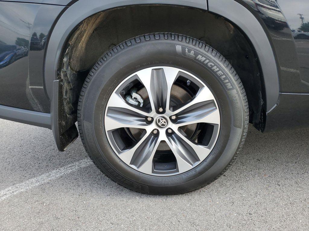 used 2023 Toyota Highlander car, priced at $35,509