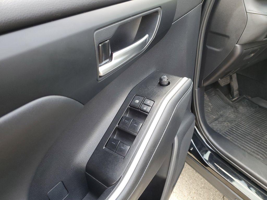 used 2023 Toyota Highlander car, priced at $35,509