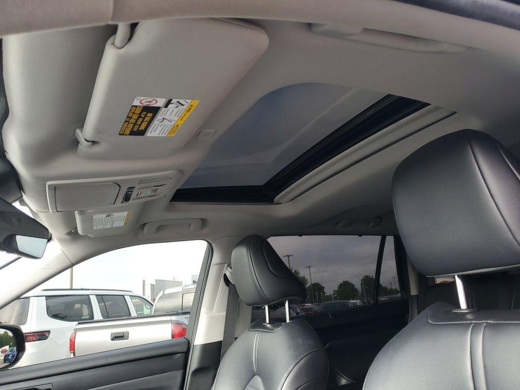 used 2023 Toyota Highlander car, priced at $35,509