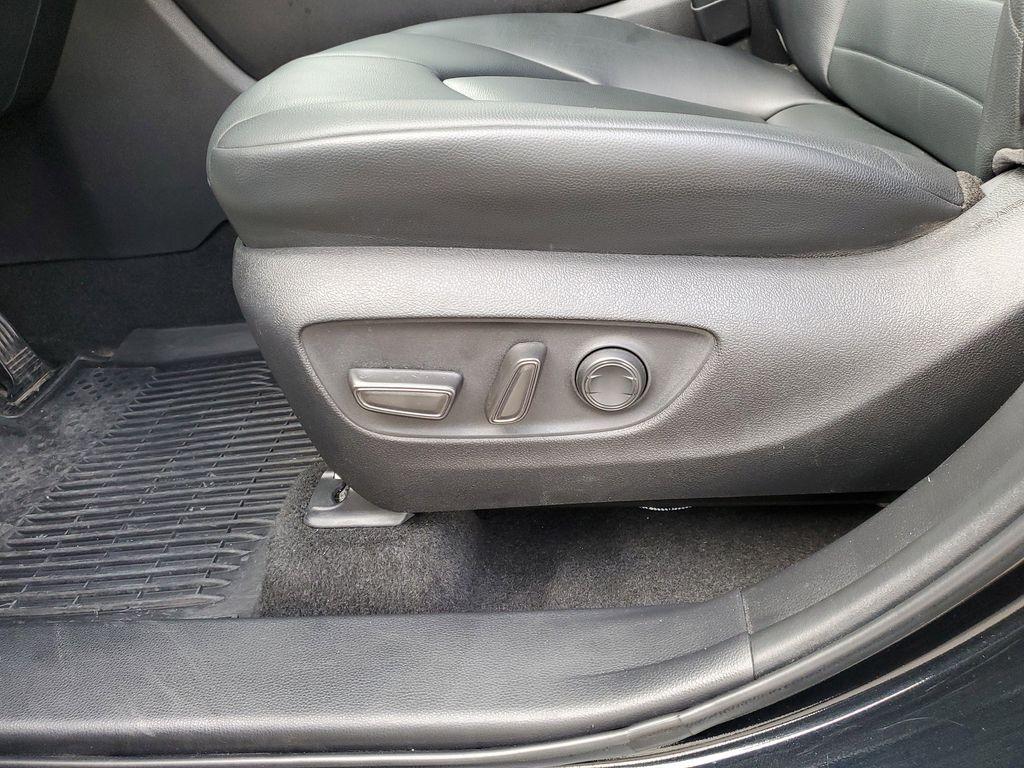 used 2023 Toyota Highlander car, priced at $35,509