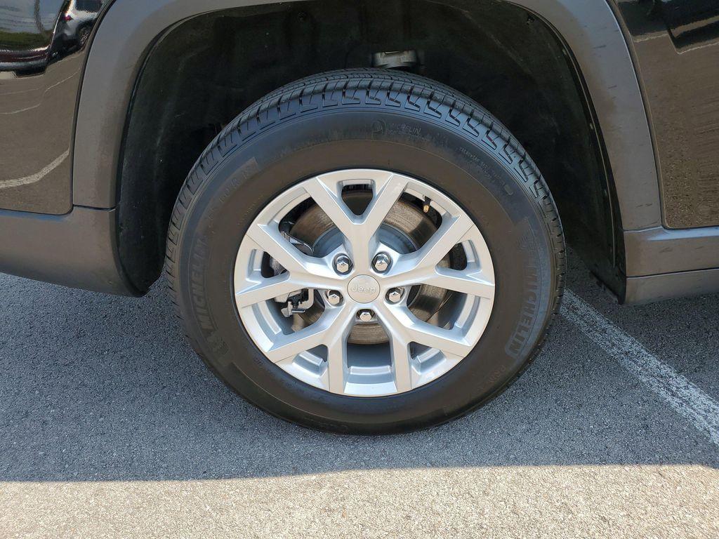 used 2024 Jeep Grand Cherokee L car, priced at $37,331