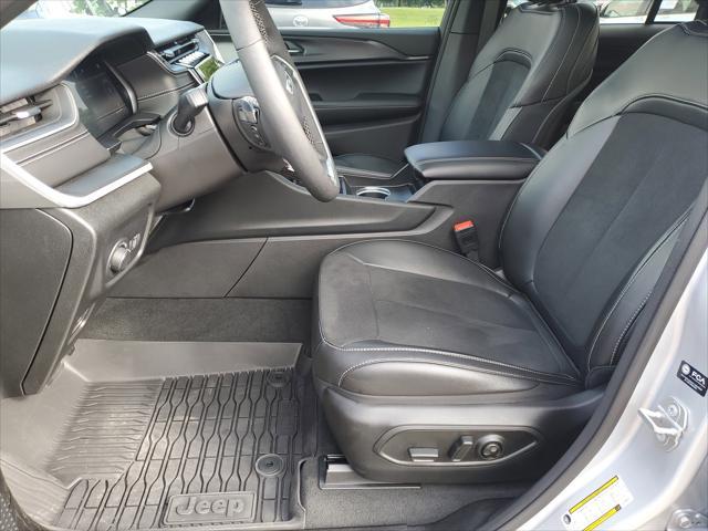 used 2025 Jeep Grand Cherokee car, priced at $39,211