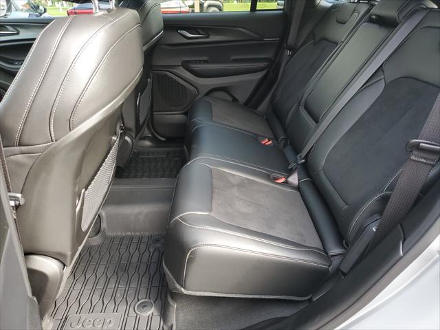 used 2025 Jeep Grand Cherokee car, priced at $39,211