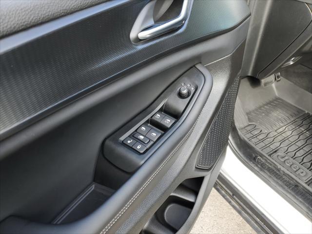 used 2025 Jeep Grand Cherokee car, priced at $39,211