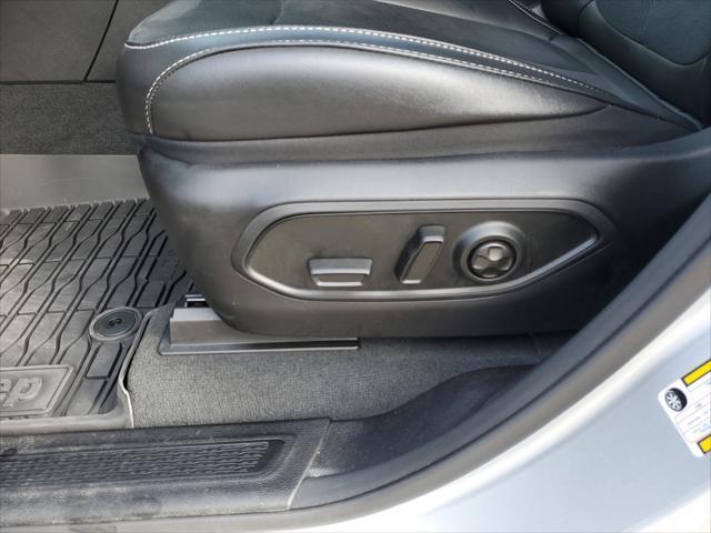 used 2025 Jeep Grand Cherokee car, priced at $39,211