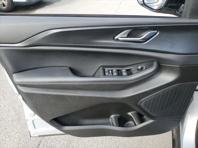 used 2025 Jeep Grand Cherokee car, priced at $39,211