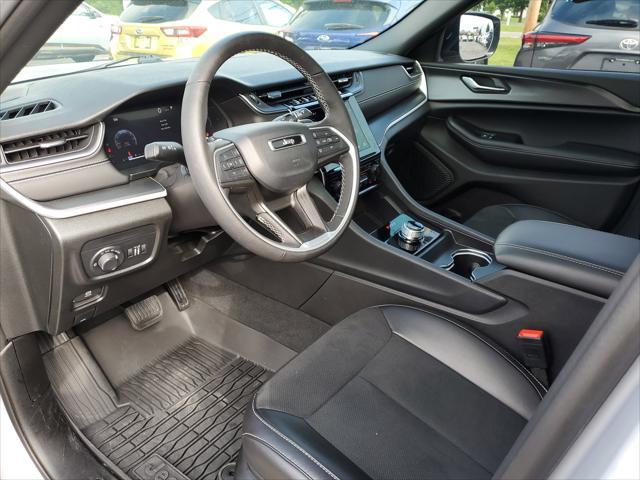 used 2025 Jeep Grand Cherokee car, priced at $39,211