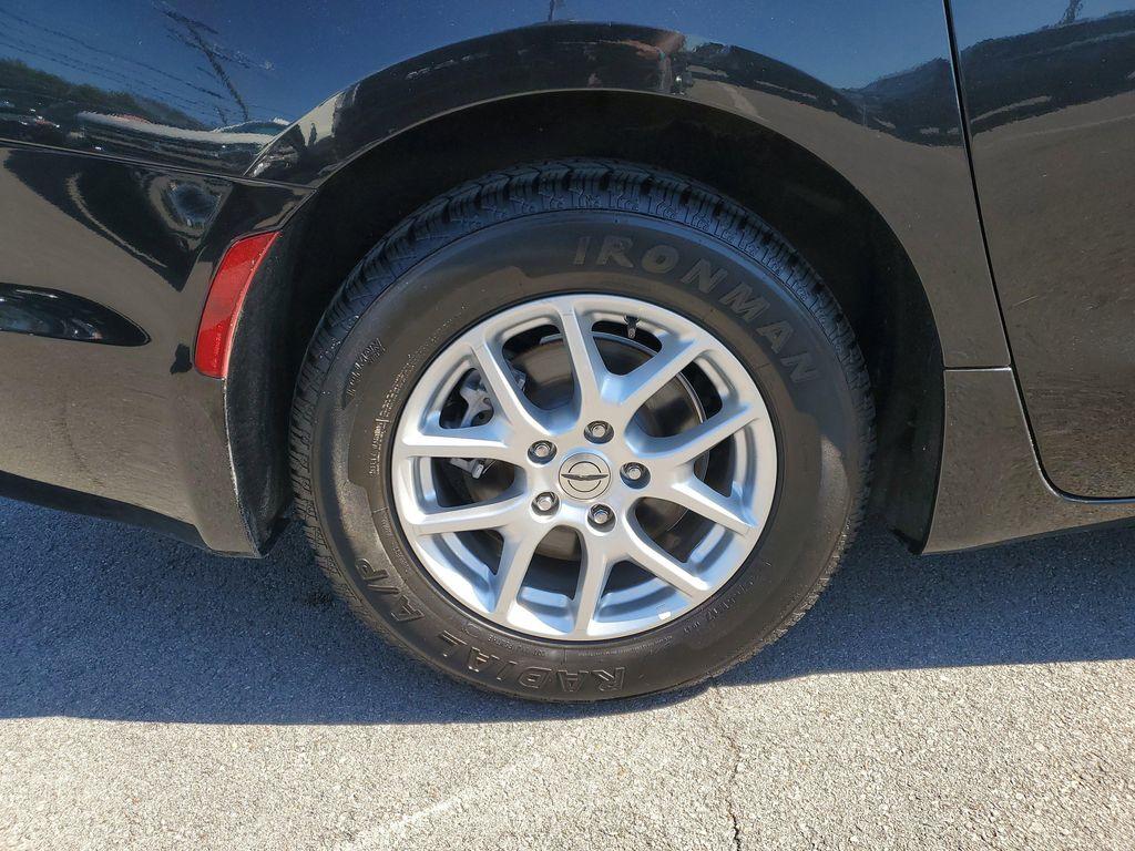 used 2022 Chrysler Pacifica car, priced at $21,897