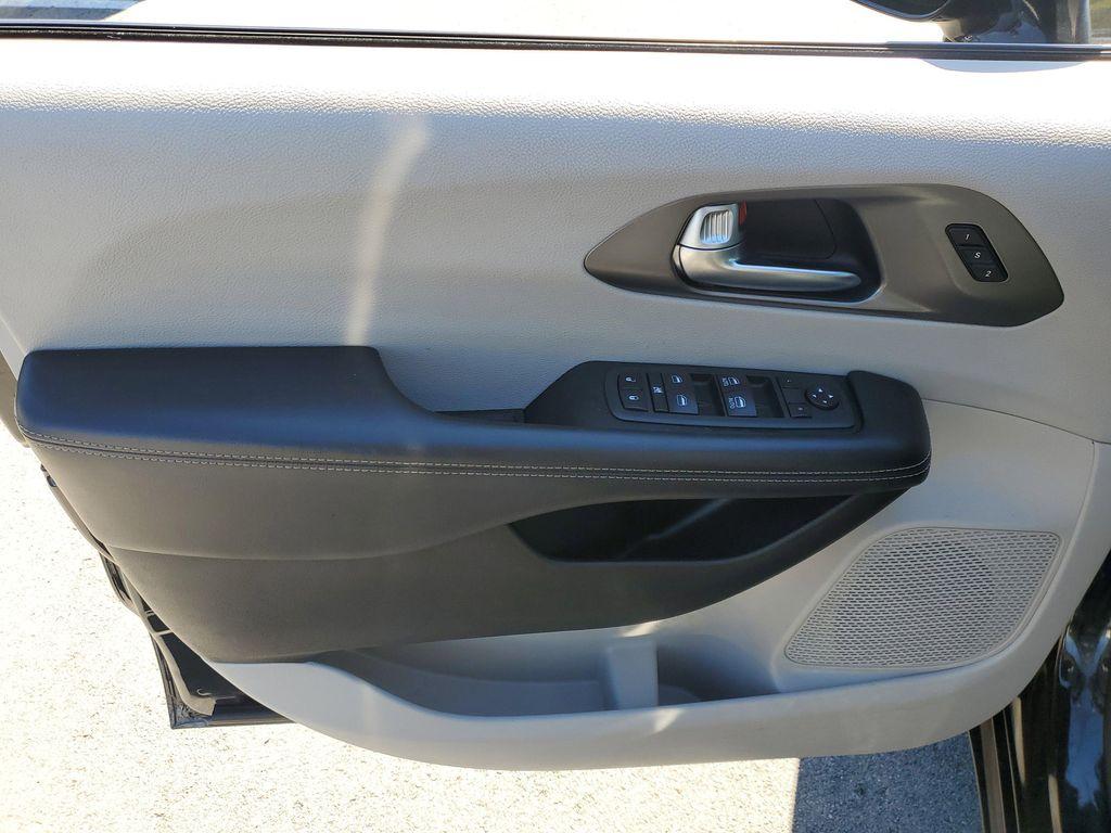 used 2022 Chrysler Pacifica car, priced at $21,897