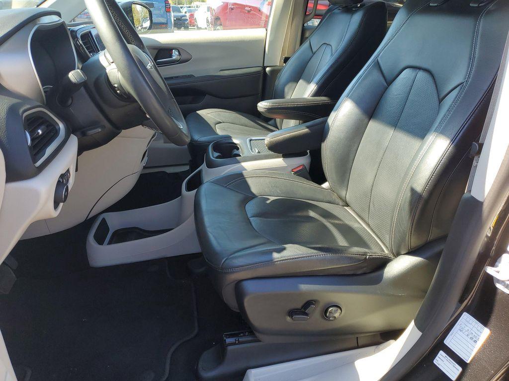 used 2022 Chrysler Pacifica car, priced at $21,897