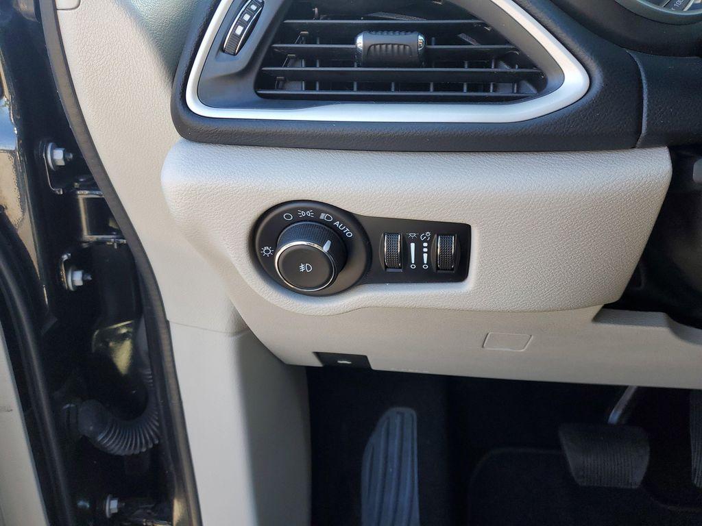 used 2022 Chrysler Pacifica car, priced at $21,897