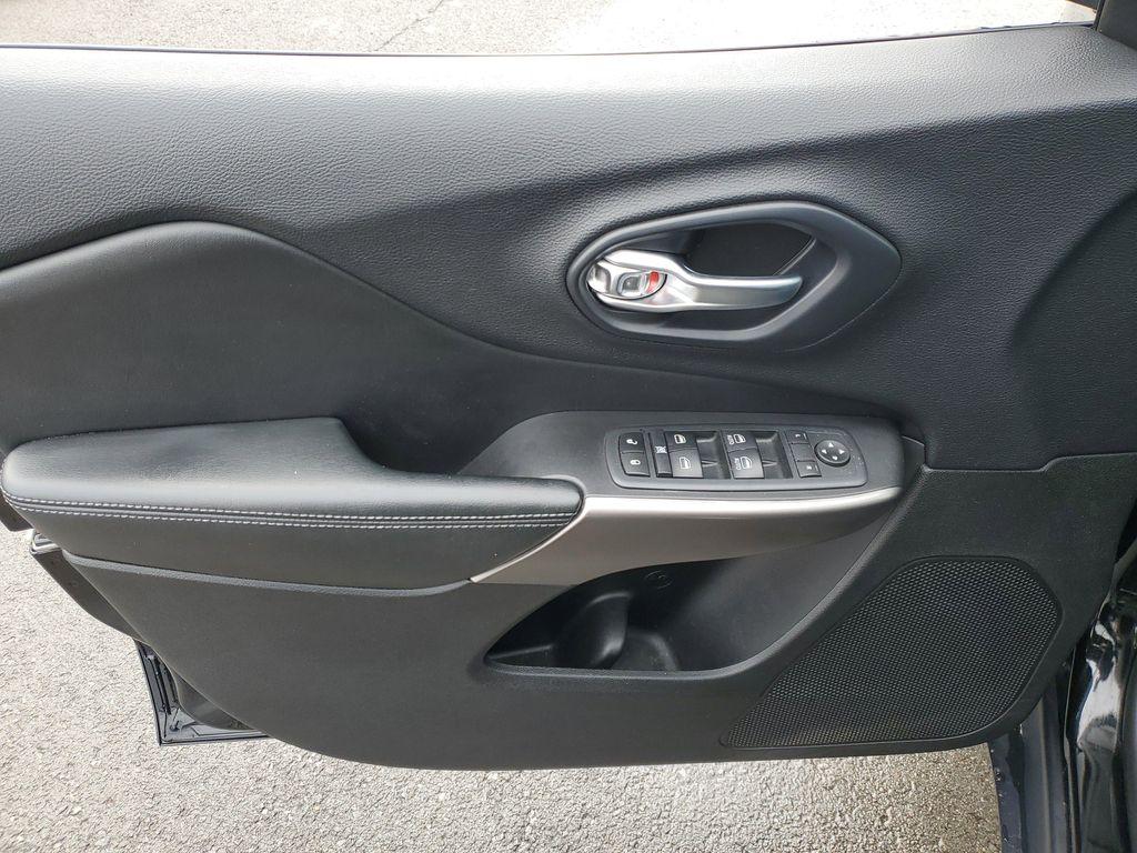 used 2020 Jeep Cherokee car, priced at $17,448