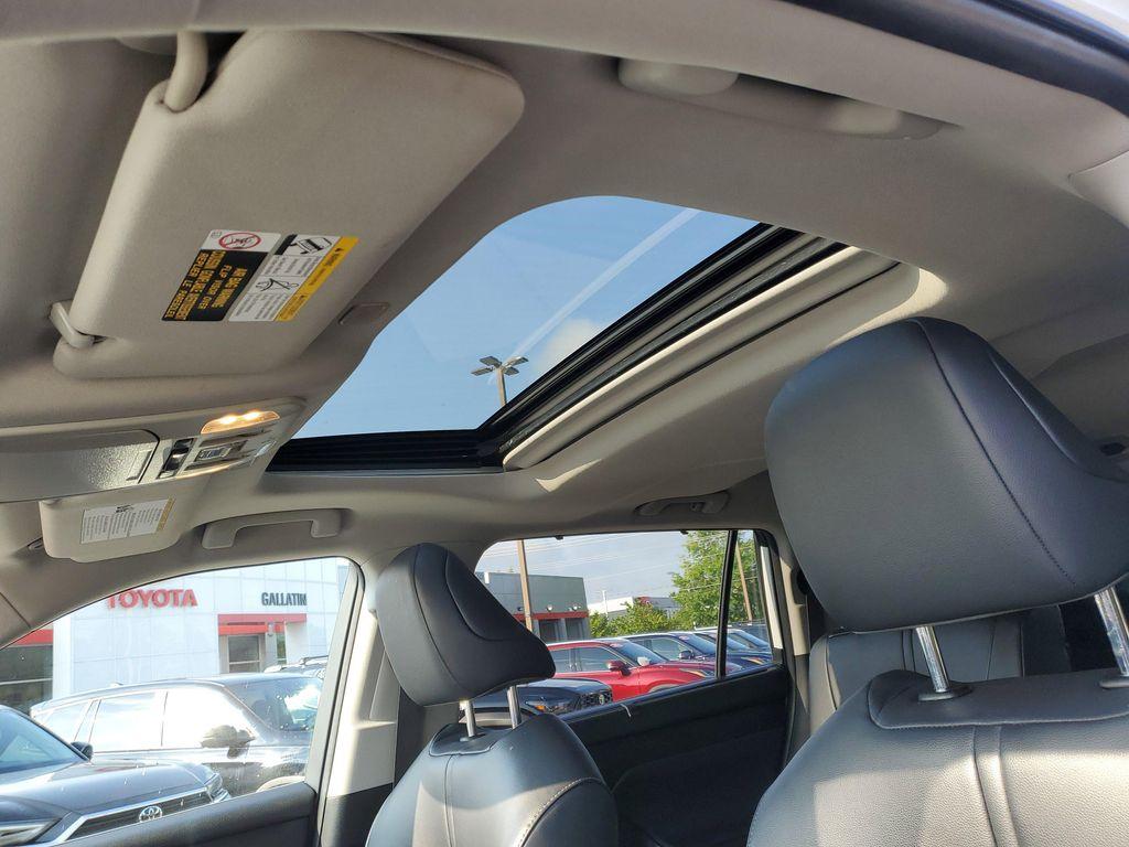 used 2023 Toyota Highlander car, priced at $45,293