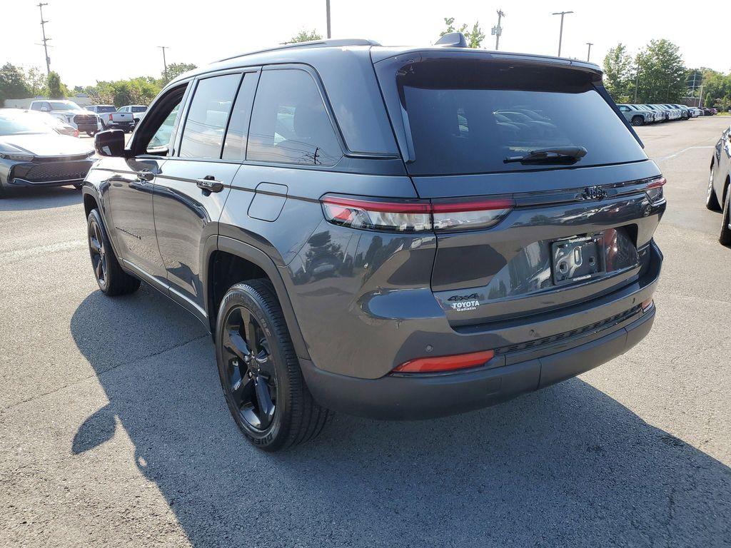 used 2022 Jeep Grand Cherokee car, priced at $32,728
