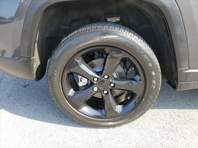 used 2022 Jeep Grand Cherokee car, priced at $33,728
