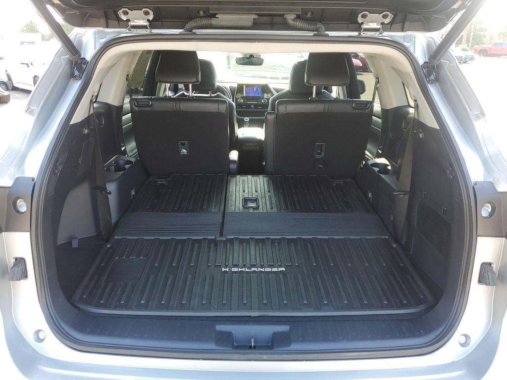 used 2023 Toyota Highlander car, priced at $45,857