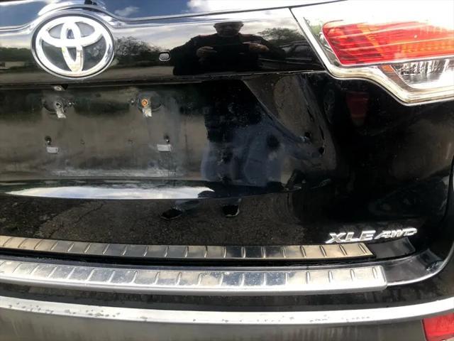 used 2014 Toyota Highlander car, priced at $11,995