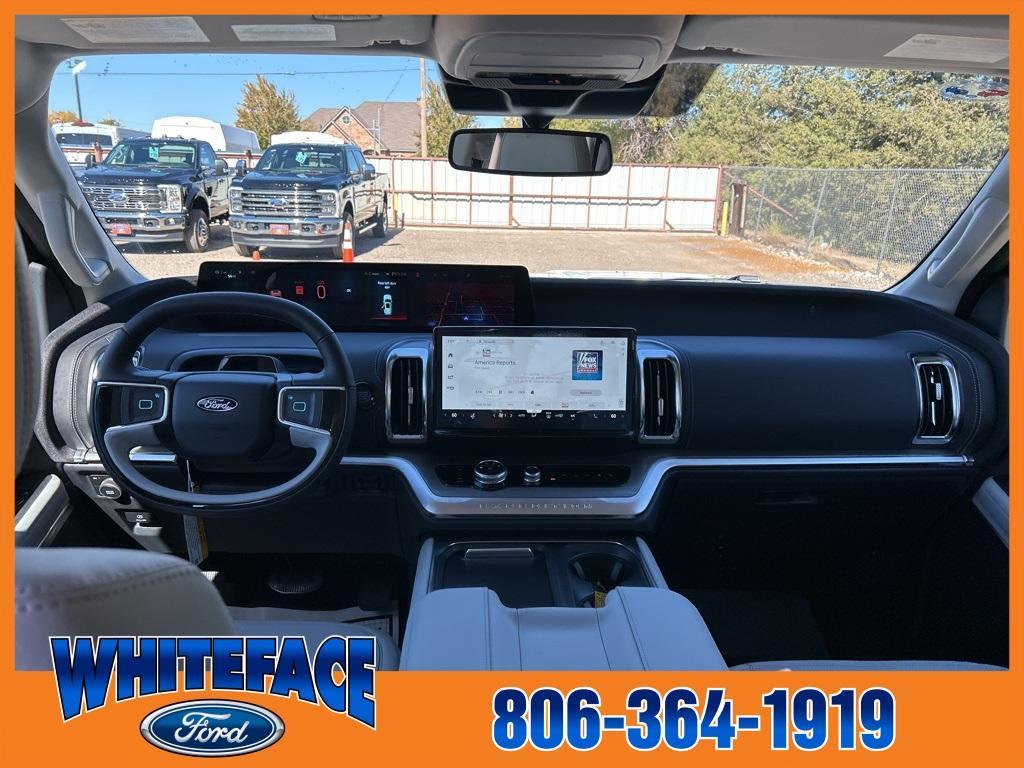 new 2025 Ford Expedition car, priced at $79,910