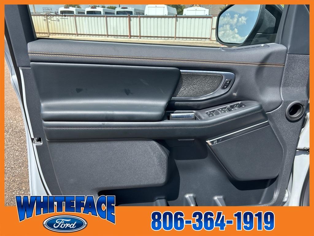 new 2025 Ford Expedition car, priced at $82,325