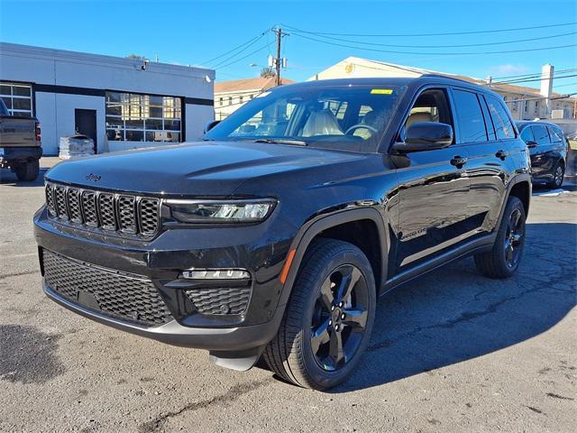 new 2025 Jeep Grand Cherokee car, priced at $52,235