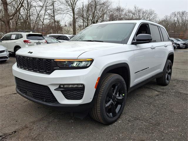 new 2025 Jeep Grand Cherokee car, priced at $51,640