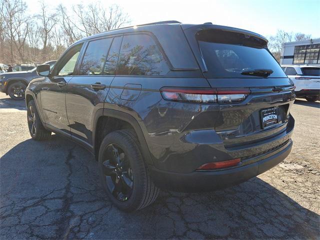 new 2025 Jeep Grand Cherokee car, priced at $52,235