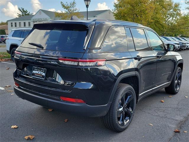 new 2025 Jeep Grand Cherokee car, priced at $46,675