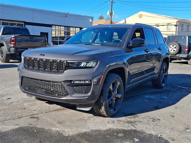 new 2025 Jeep Grand Cherokee car, priced at $52,235