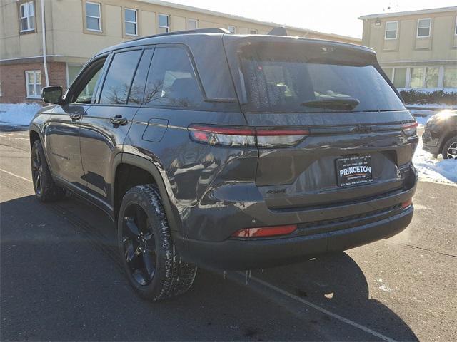 new 2025 Jeep Grand Cherokee car, priced at $50,460