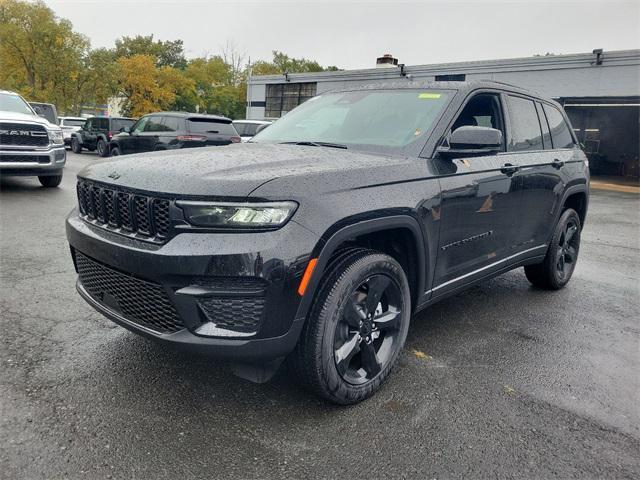 new 2025 Jeep Grand Cherokee car, priced at $46,675